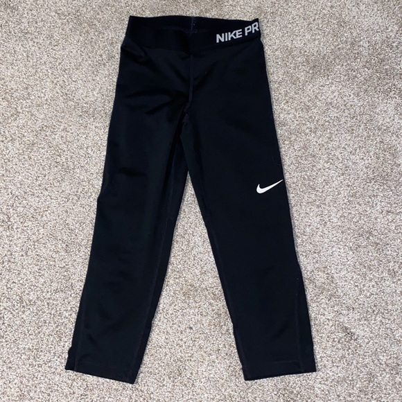nike cropped leggings - Picture 3 of 4